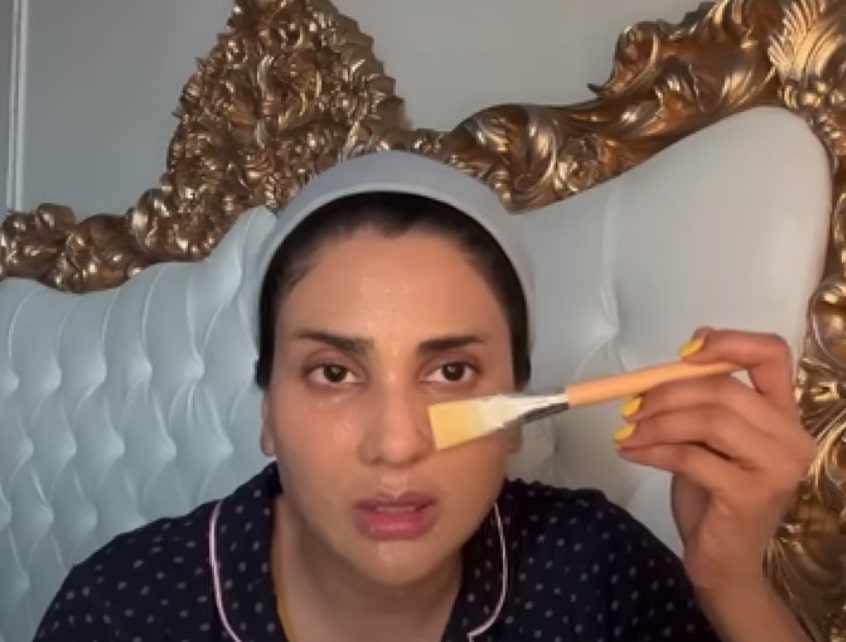 Fiza Ali Shares Botox Mask For Skin Tightening