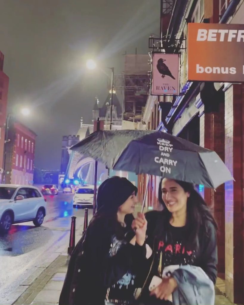 Hania Aamir Enjoys Vacations In UK With Her Sister Esha Aamir