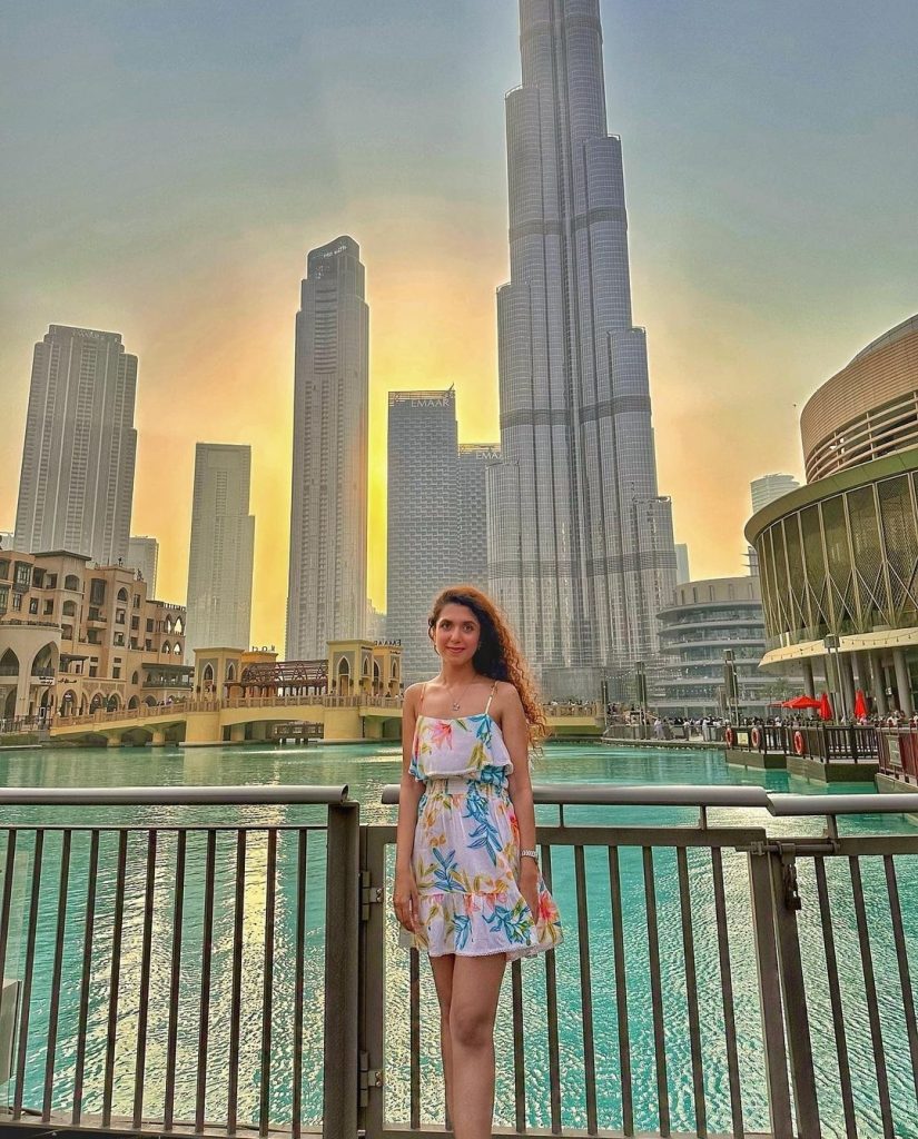 Hira Umer New Pictures & Reel from Dubai Vacation