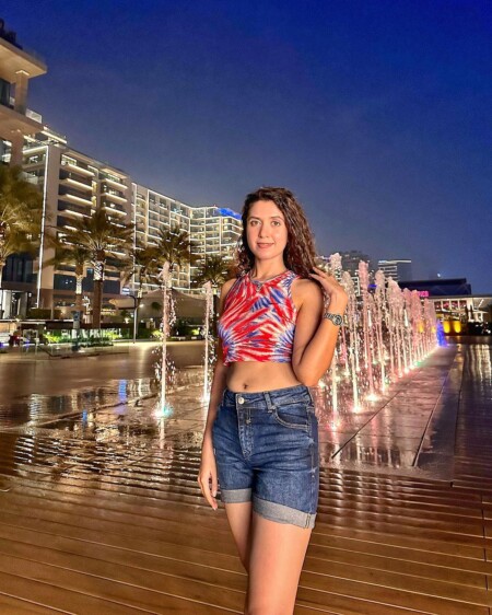 Hira Umer Enchanting New Photos From Dubai | Reviewit.pk