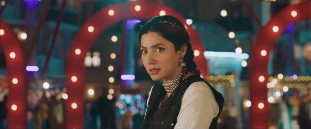 Mahira Khan's Look & Performance In Razia Praised By Fans