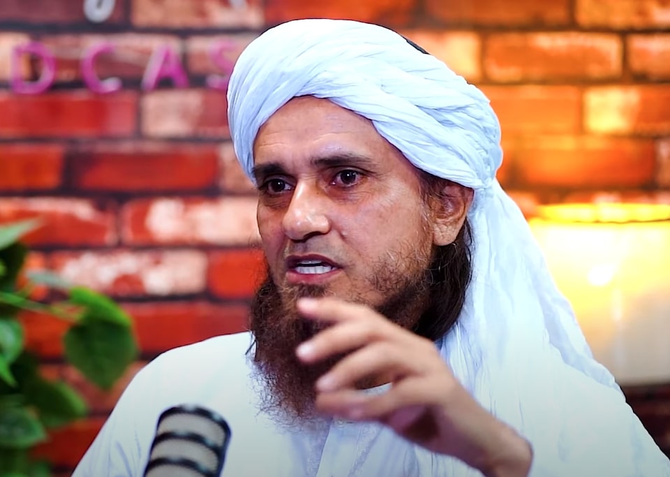 Mufti Tariq Masood Reveals How He Manages To Have Multiple Wives
