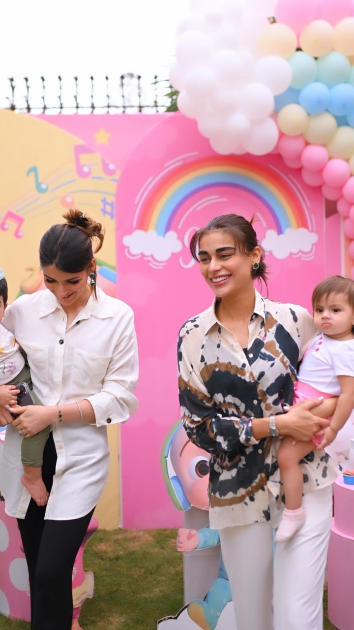 Sadaf Kanwal And Baby Zahra Attend A Birthday Party | Reviewit.pk