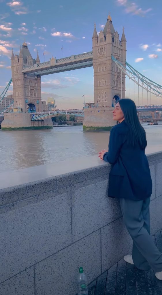 Sarah Khan's New Alluring Photos From London