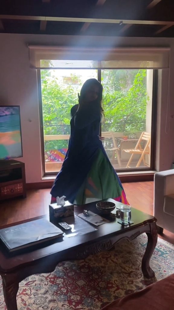 Zara Noor Abbas Dances Gracefully In Latest Video