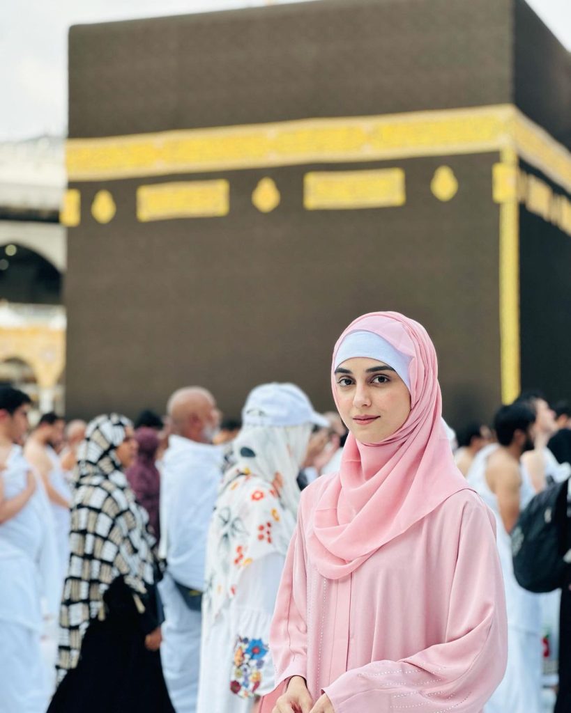 Maya Ali Umrah Journey Pictures With Family