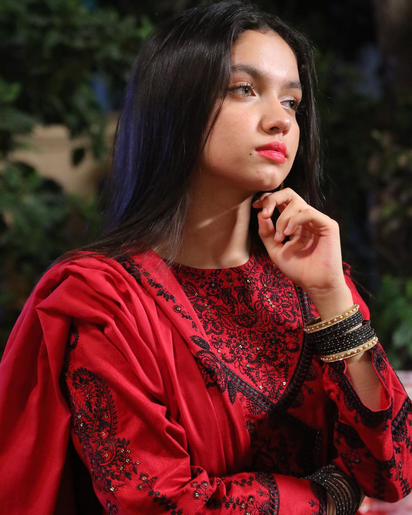 Aina Asif From Mayi Ri Turns 15 Years Old | Reviewit.pk