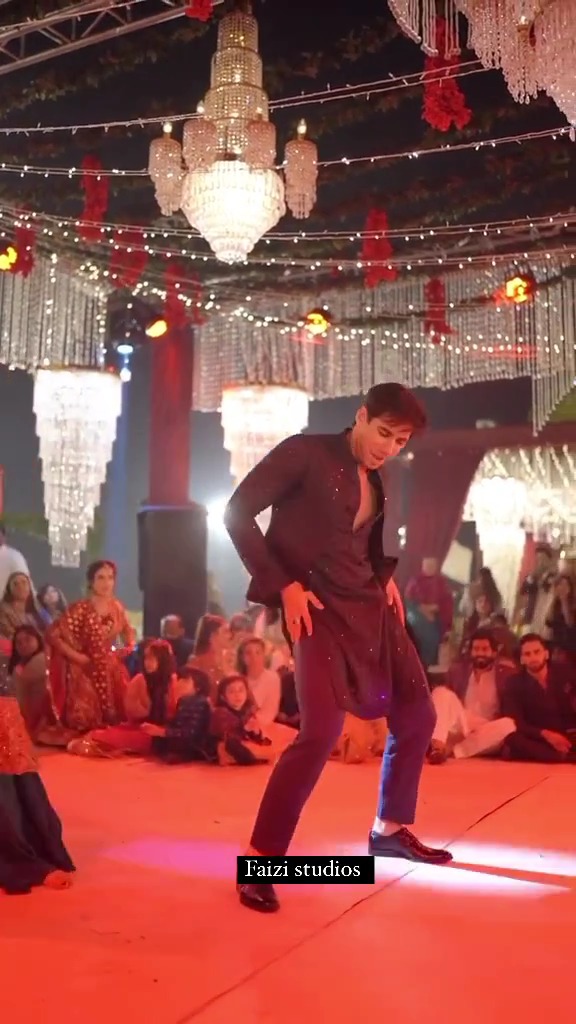 Electrifying Dance Of Daniyal From Mohabbat Gumshuda Meri
