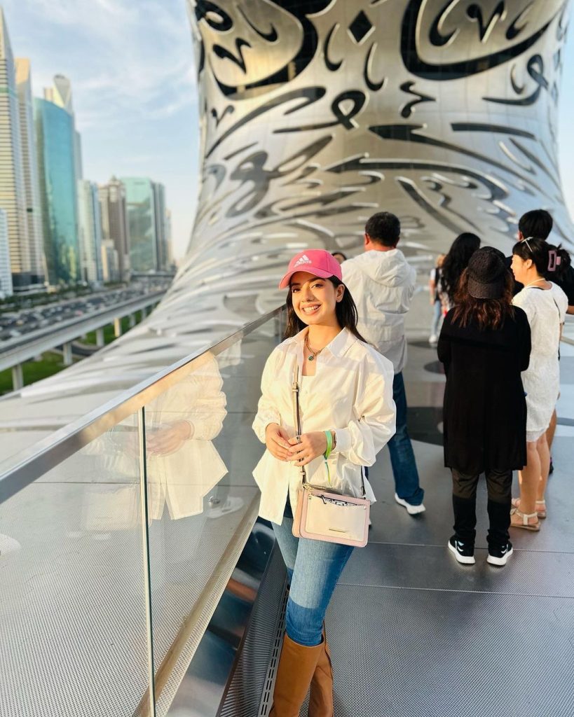 Arisha Razi Enjoying Adventurous Dubai Trip - New Clicks