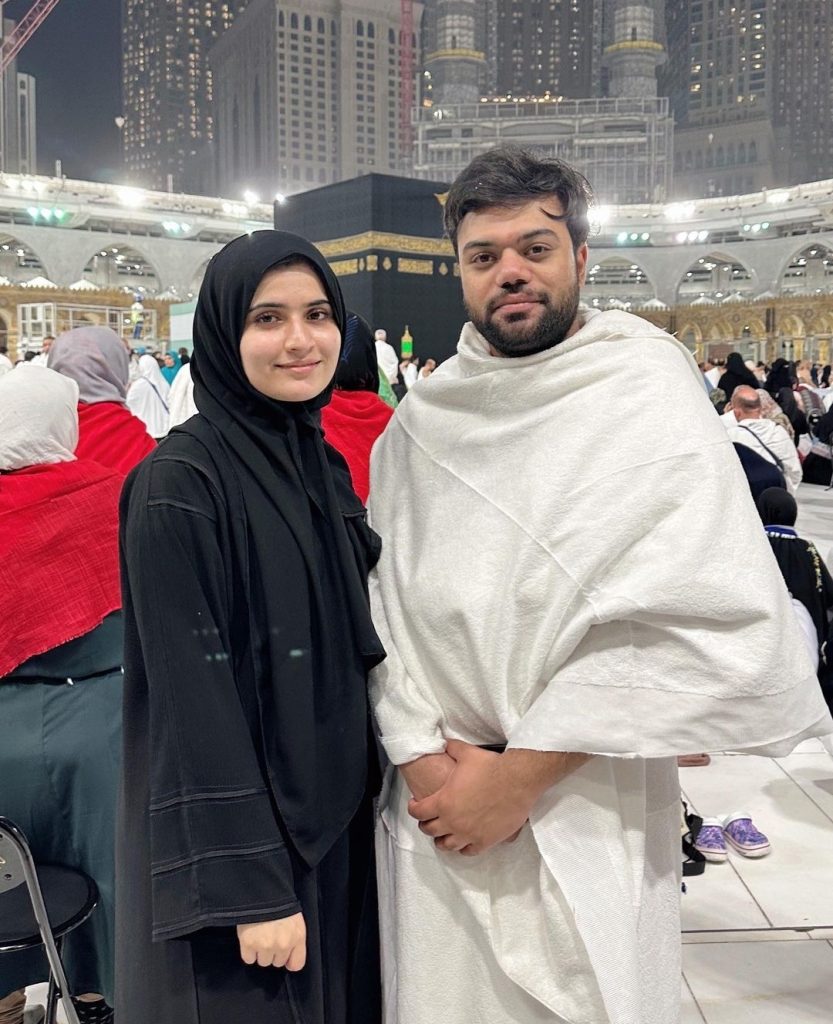 Pakistani Celebrities Who Performed Umrah And Hajj In 2023