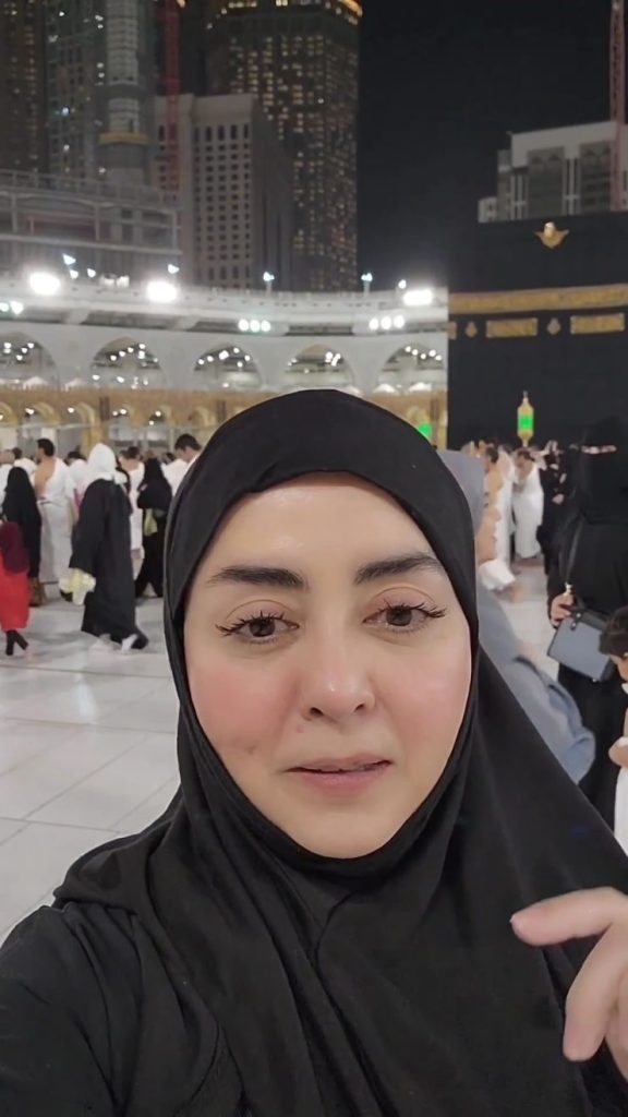 Pakistani Celebrities Who Performed Umrah And Hajj In 2023