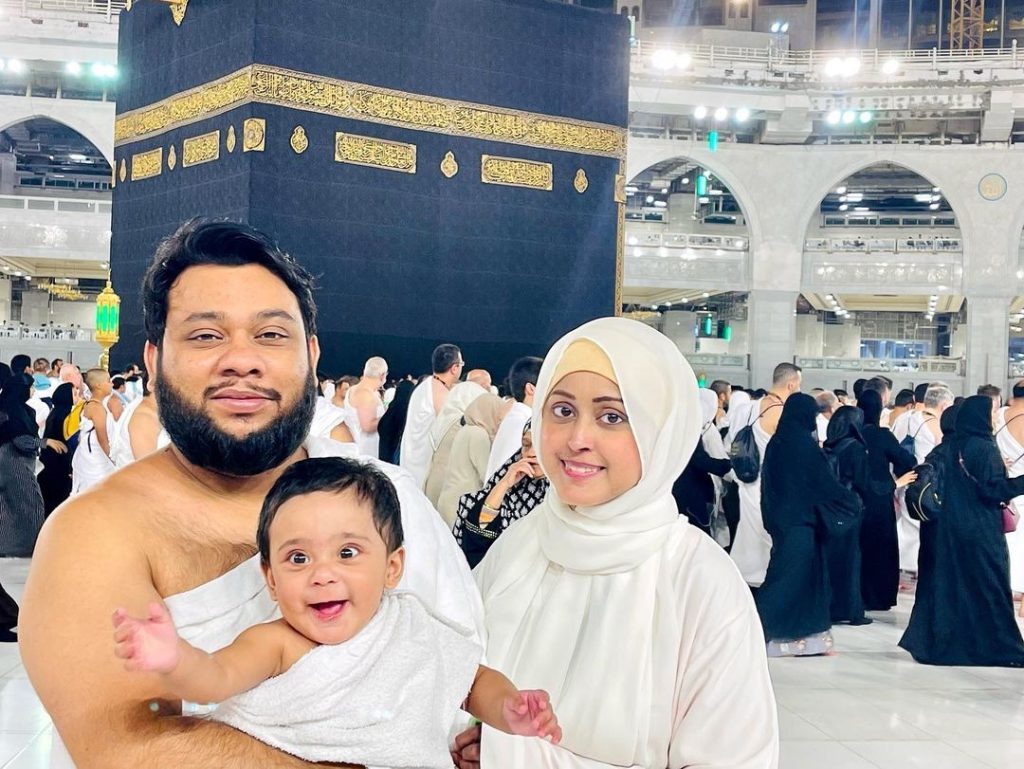 Pakistani Celebrities Who Performed Umrah And Hajj In 2023