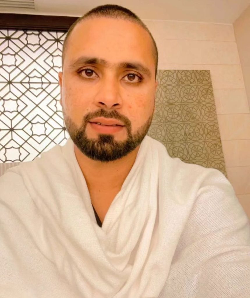 Pakistani Celebrities Who Performed Umrah And Hajj In 2023