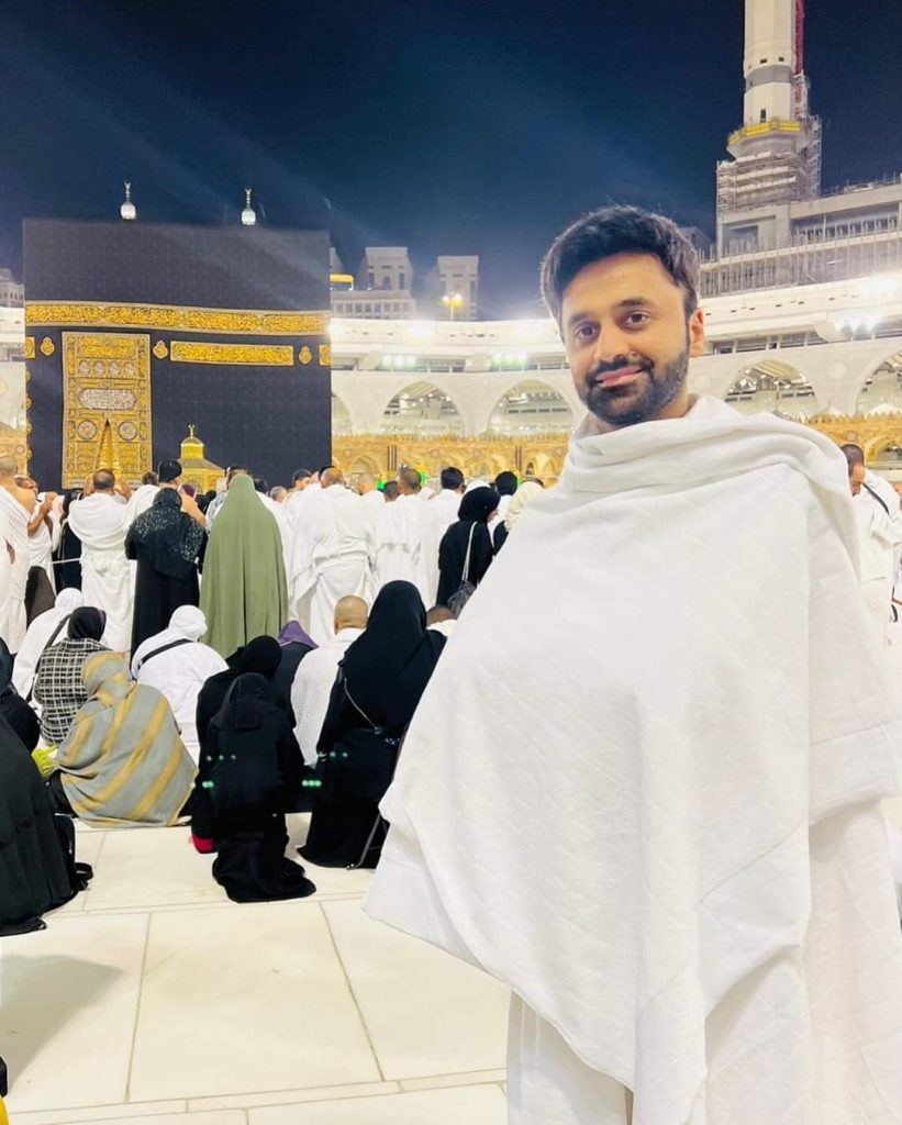 Pakistani Celebrities Who Performed Umrah And Hajj In 2023