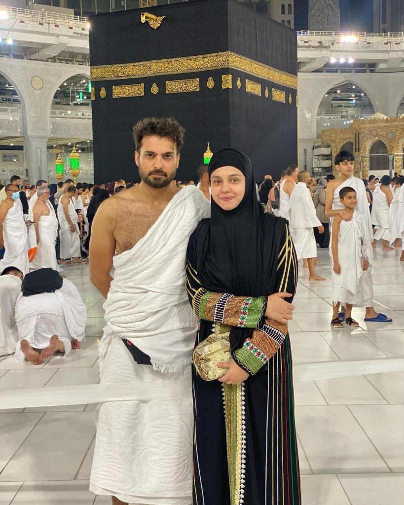 Pakistani Celebrities Who Performed Umrah And Hajj In 2023