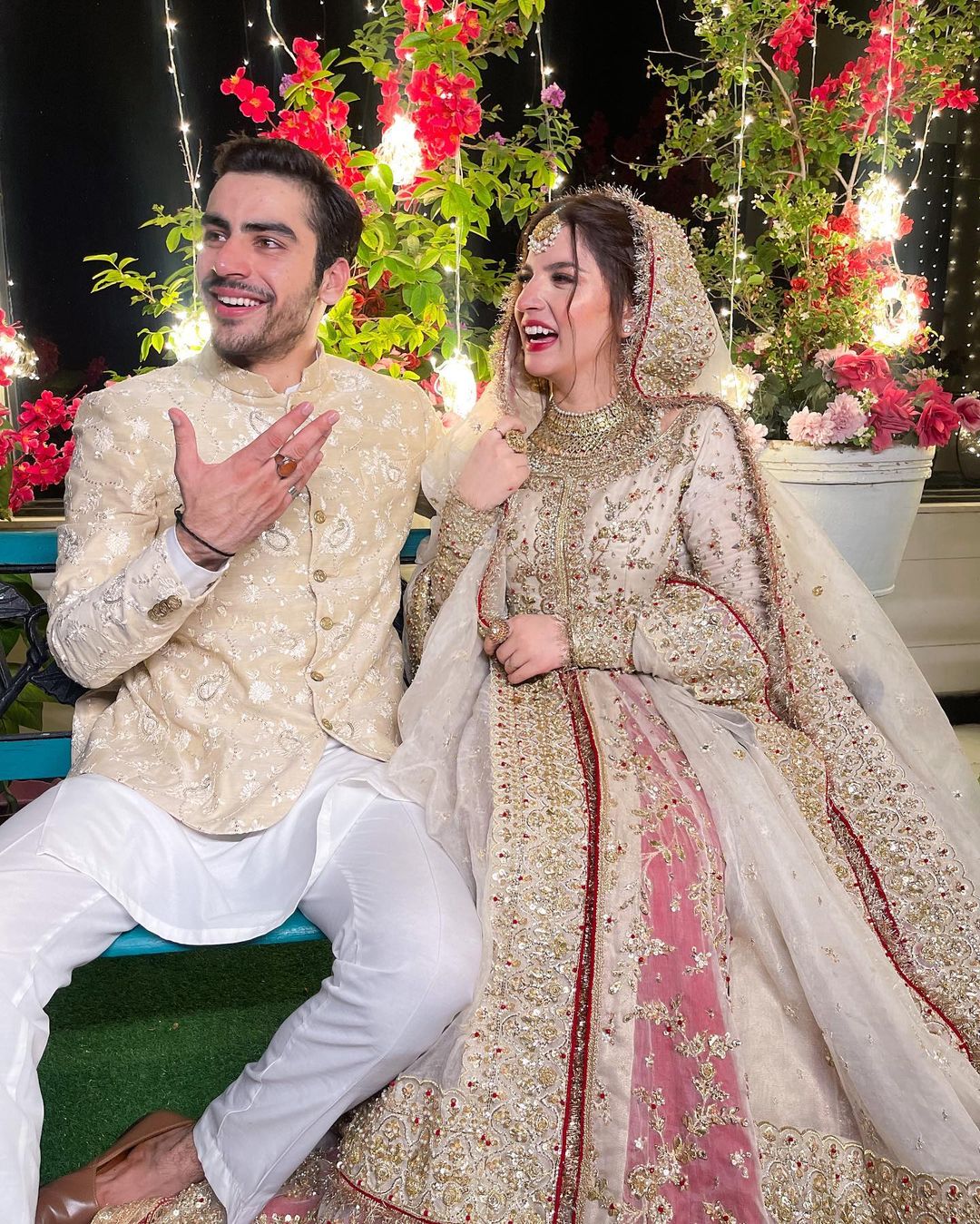 Muhabbat Gumshuda Meri Beautiful BTS Pictures | Reviewit.pk