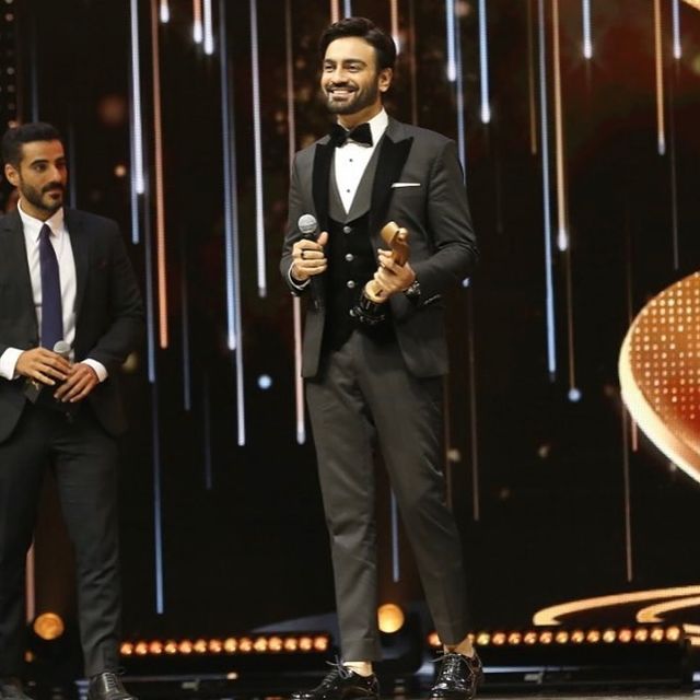 Public Finds Arsalan Naseer's Popular Award Win Unbelievable