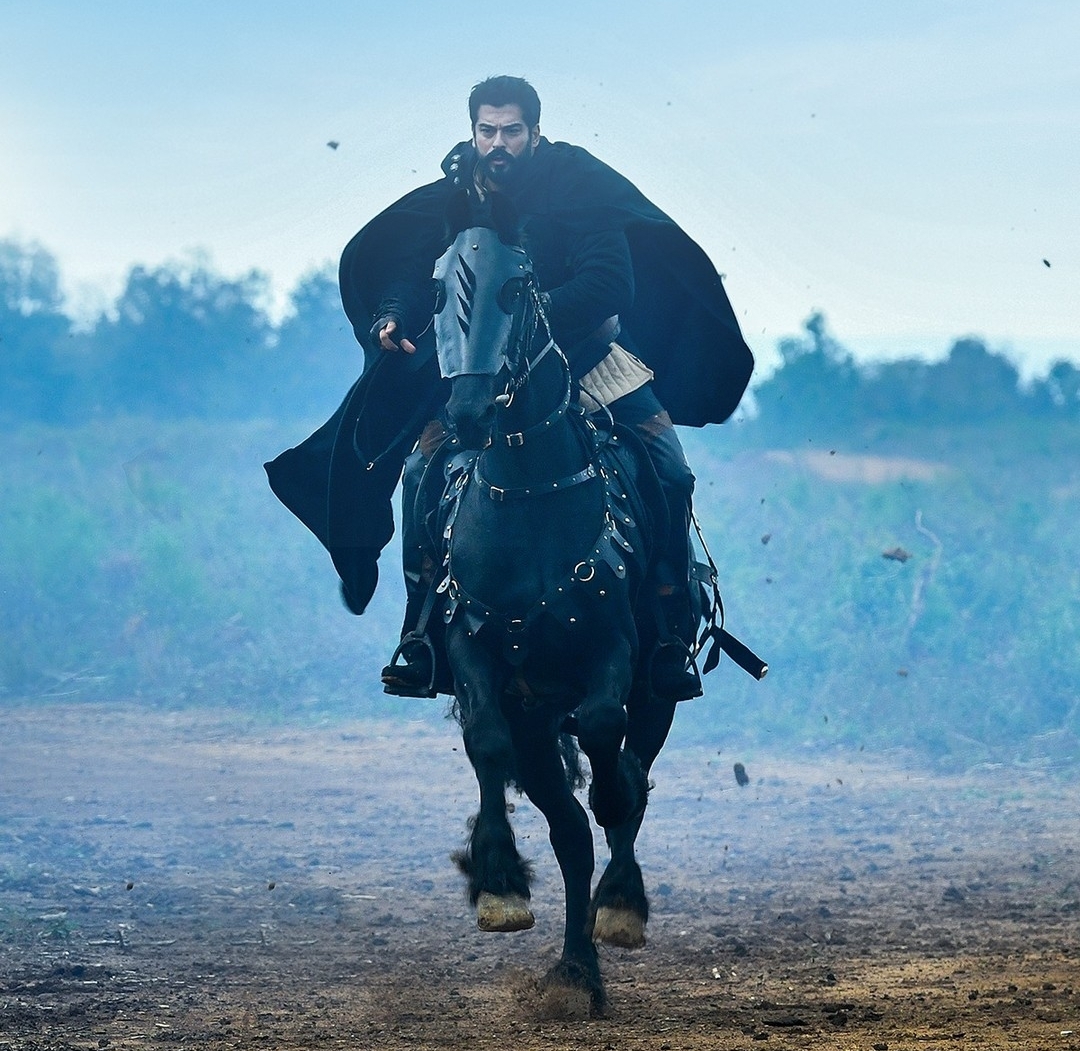 Burak Özçivit Pakistan Visit Videos & Pictures | Reviewit.pk