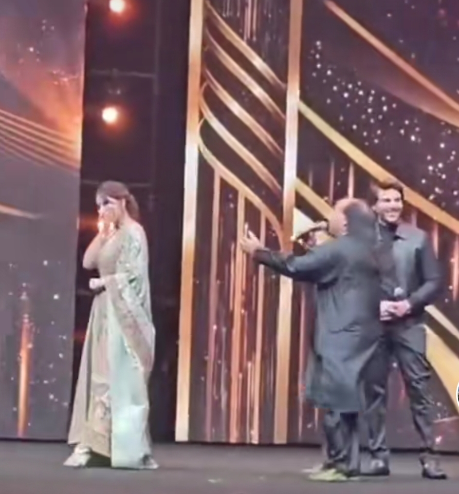 Chahat Fateh Ali Khan Trolled On Flirting With Mehwish Hayat