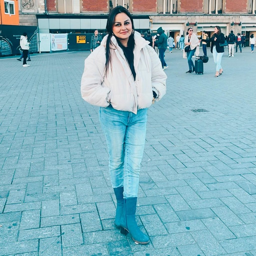Juvaria Abbasi Enjoying Vacation In Europe
