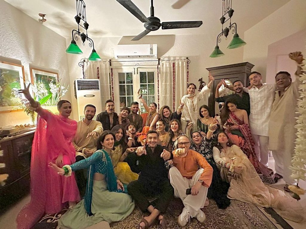 Mahira Khan Shares Pictures From Intimate Wedding Dinner