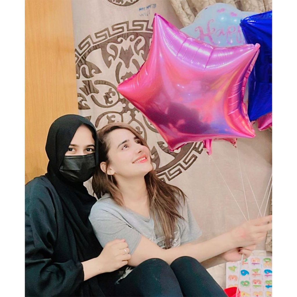 Saniya Shamshad Celebrates A Cozy Birthday