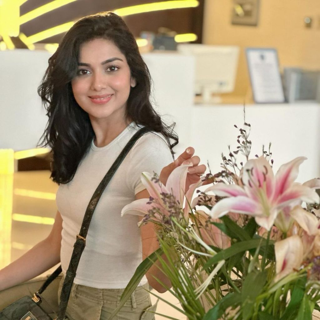 Syeda Tuba Anwar In Her Casual Best On Dubai Trip