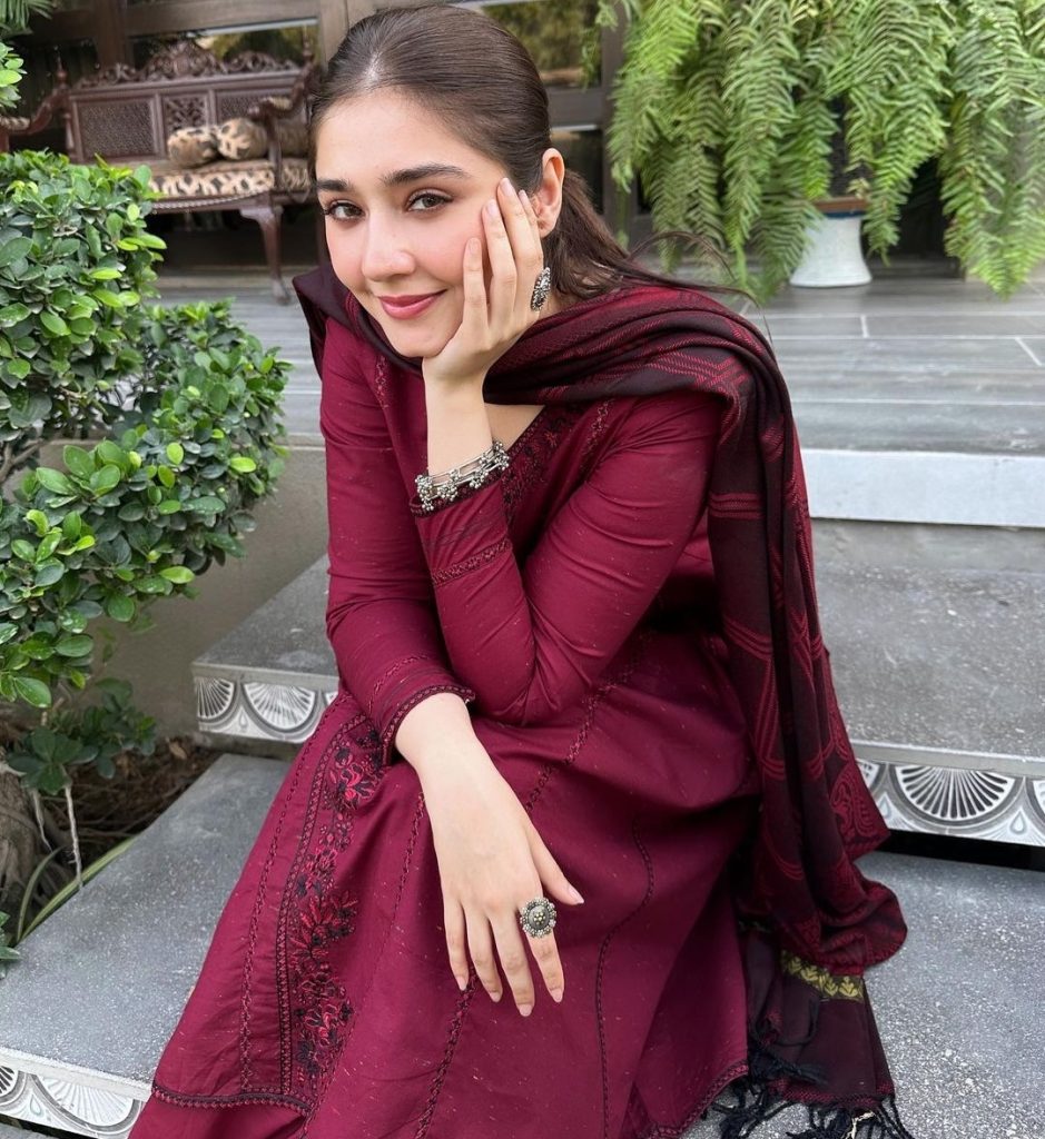 Gorgeous Durefishan Saleem Shares Cute Pictures