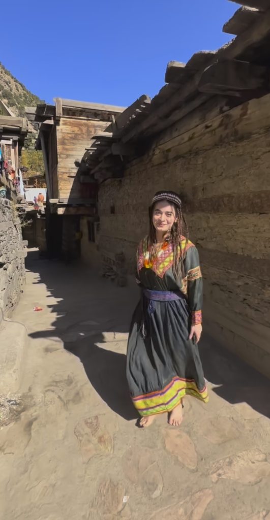 Beautiful Minsa Malik's Pictures From Kailash Valley