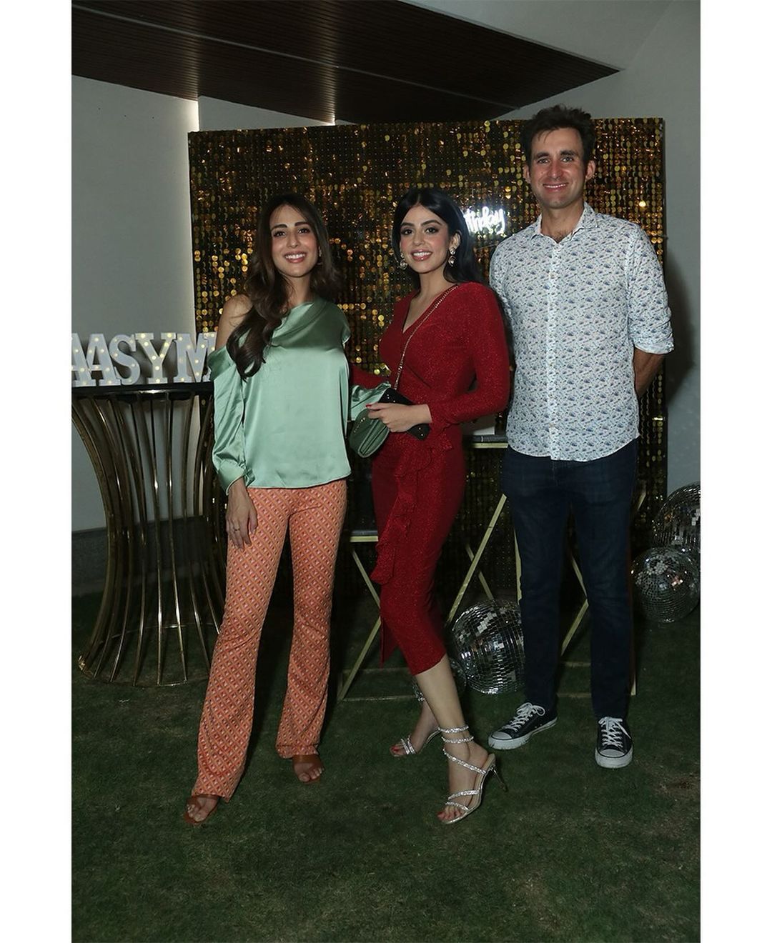 Pictures From Yashma Gill's Star Studded Birthday Bash Reviewit.pk