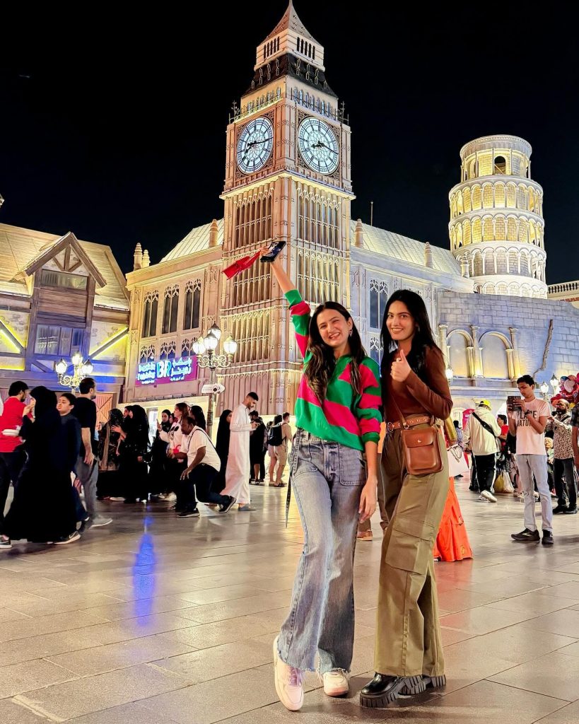 Iqra Kanwal Enjoying Vacations In Global Village Dubai