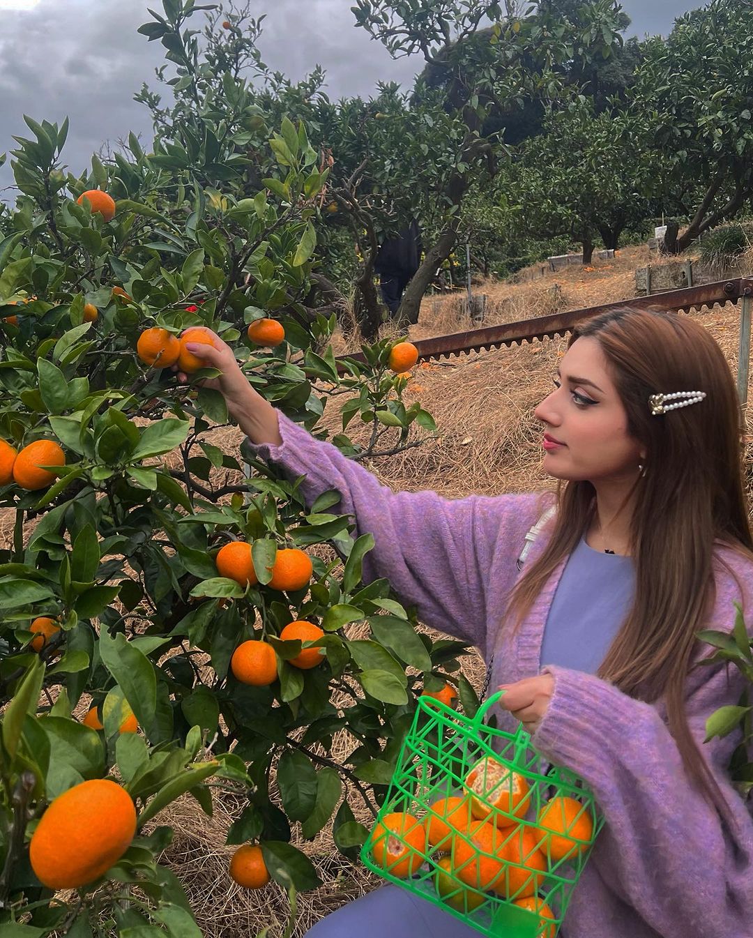 jannat-mirza-beautiful-pictures-from-gamagori-orange-park-japan