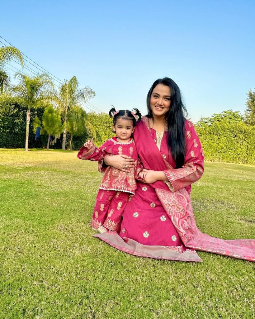 Kiran Tabeir Beautiful Clicks With Daughter Izzah