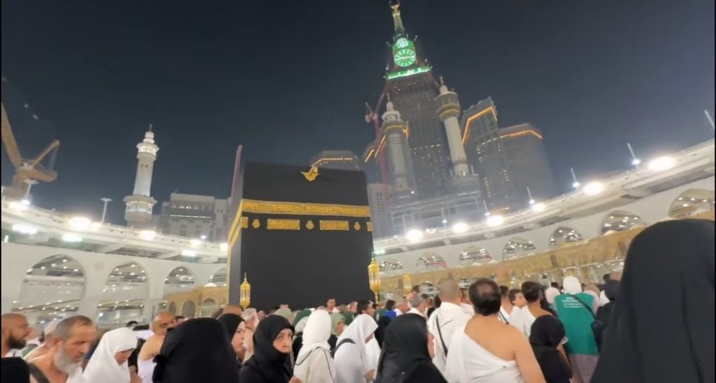 Maaz Safder Performs Umrah With Family