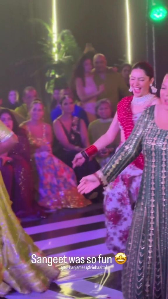 Mahira Khan Dances At Turhan James Wedding