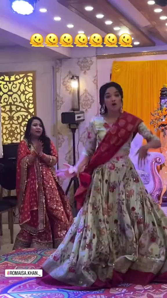 Romaisa Khan's Dance From A Wedding Goes Viral