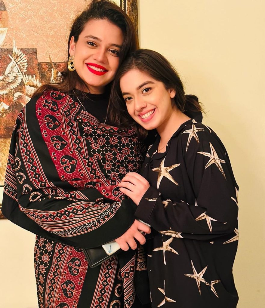 Arisha Razi Shares Stunning Pictures With Family & Friends