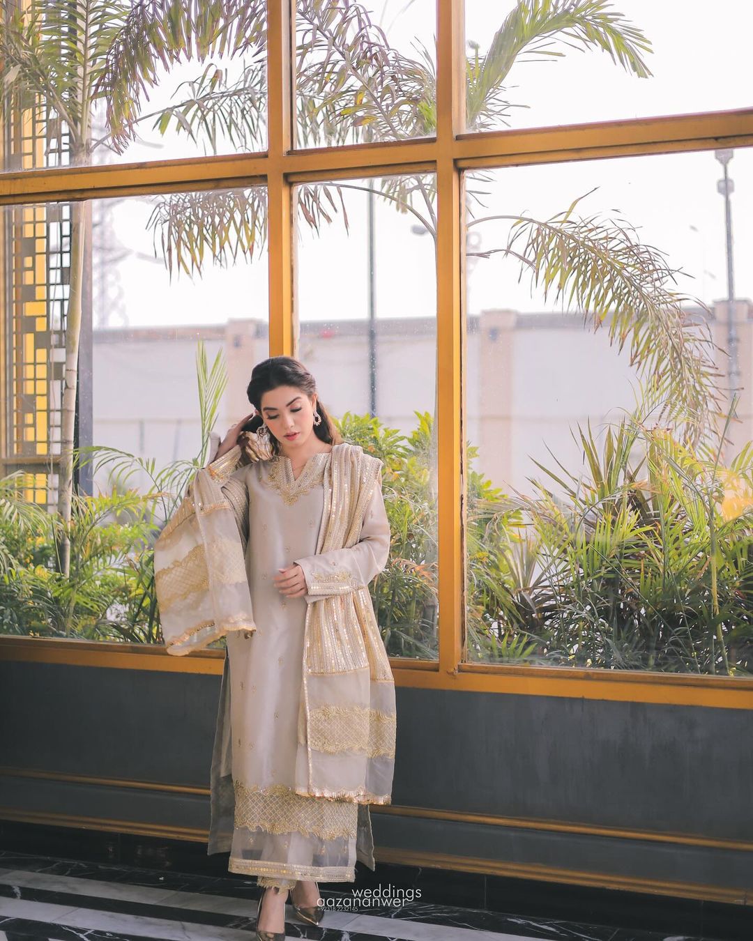 Aishah Razik Arisha Razi Shares Stunning Pictures With Family & Friends | Reviewit.pk