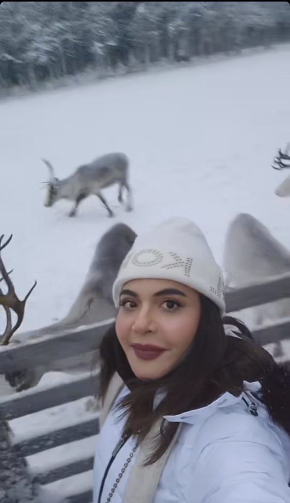 Nida Yasir Shares New Pictures from Kakslauttanen Arctic Resort