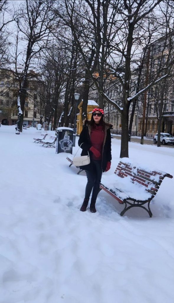 Nida Yasir & Yasir Nawaz Enjoying Snowfall in Finland