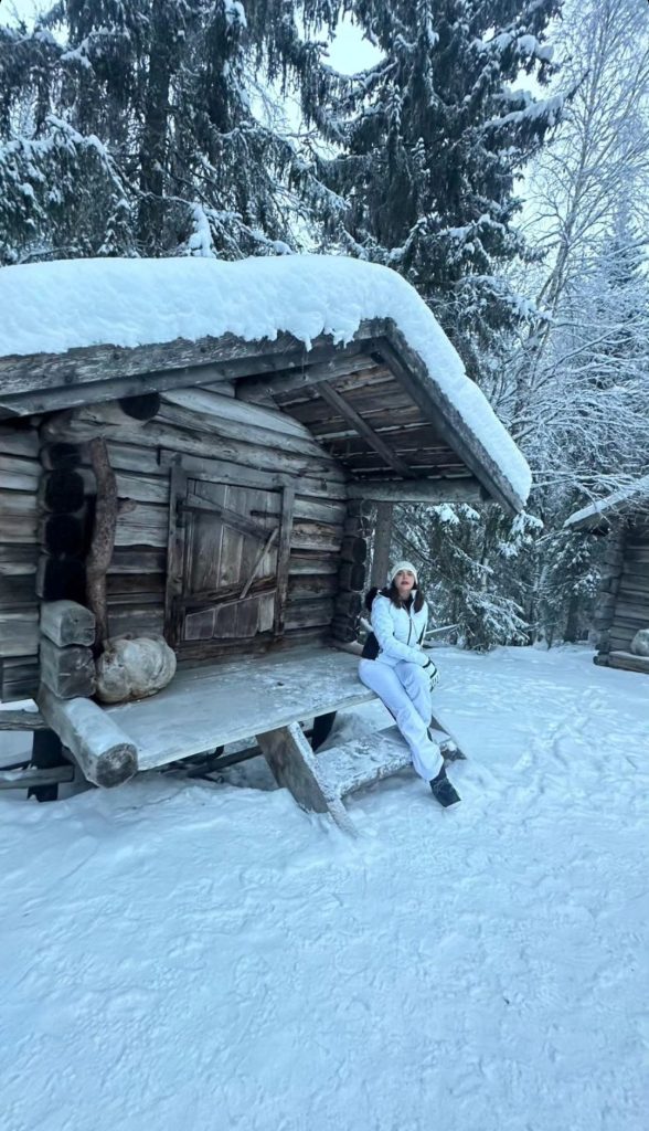 Nida Yasir Shares New Pictures from Kakslauttanen Arctic Resort