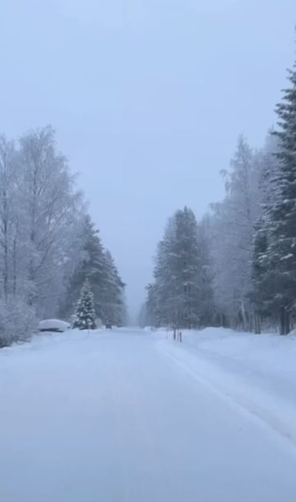 Nida Yasir Shares New Pictures from Kakslauttanen Arctic Resort