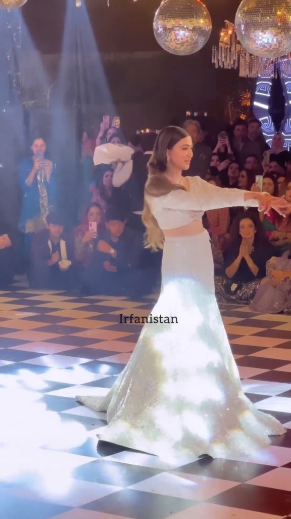 Aymen Saleem's Dance On Her Wedding Fails To Impress The Audience