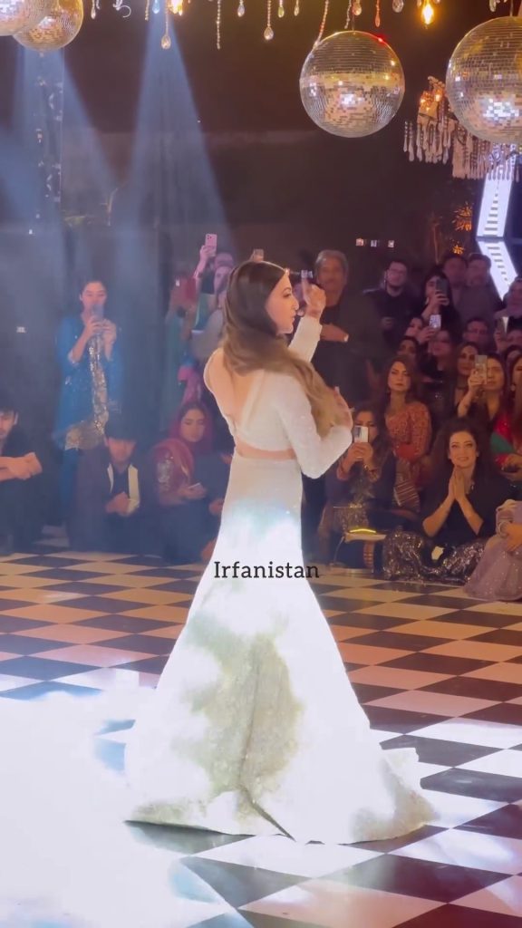 Aymen Saleem's Dance On Her Wedding Fails To Impress The Audience