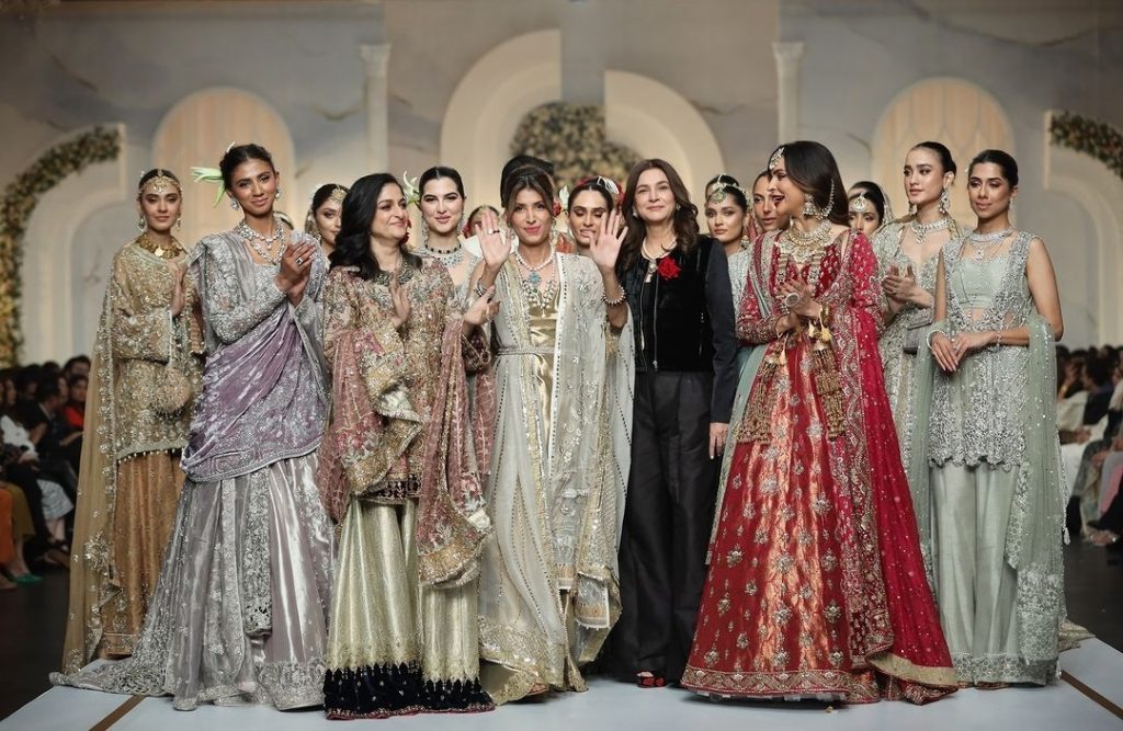 Celebrities Walked The Ramp For PHBCW 2023 Day 3