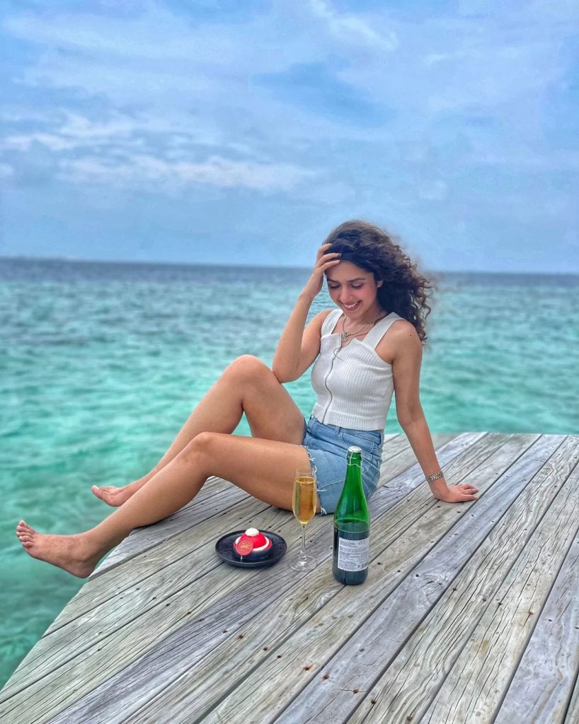 Hira Umer's Vacation Pictures From Maldives Ignite Criticism