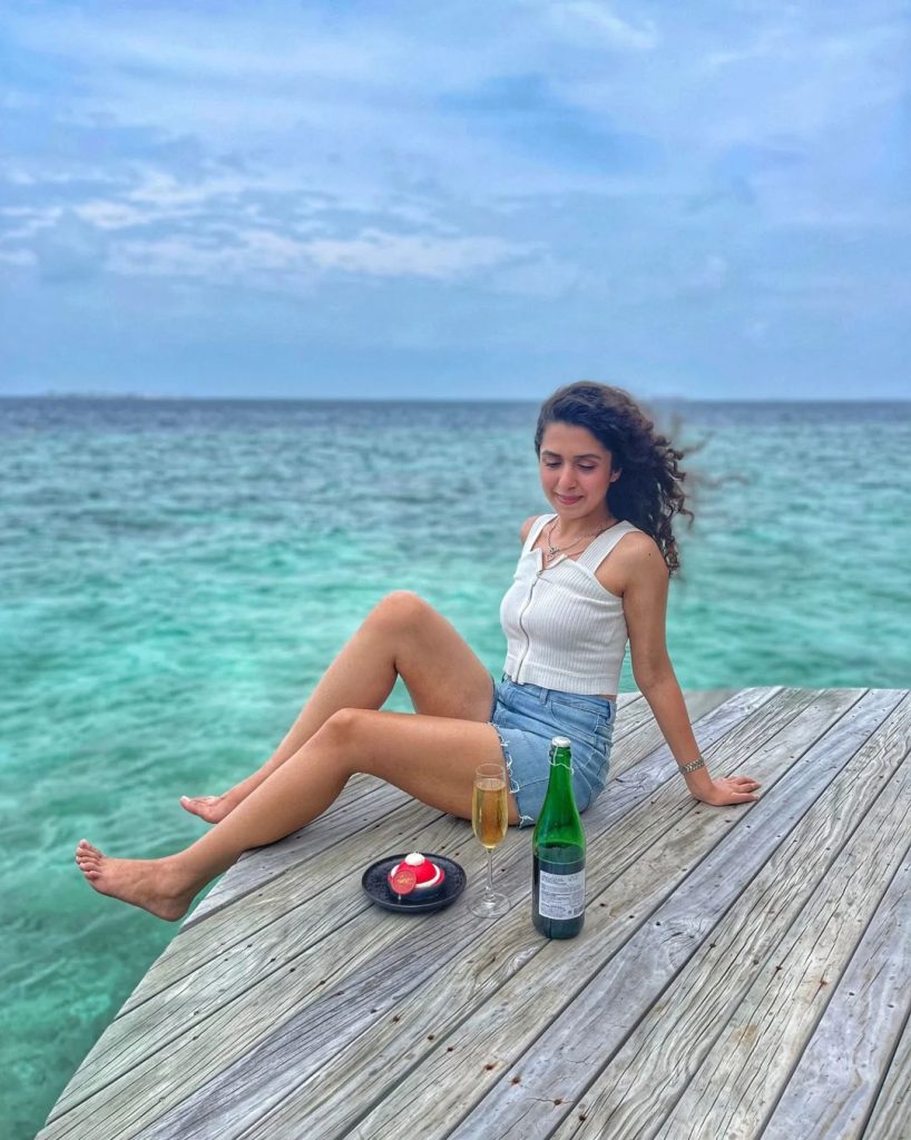 Hira Umer's Vacation Pictures From Maldives Ignite Criticism