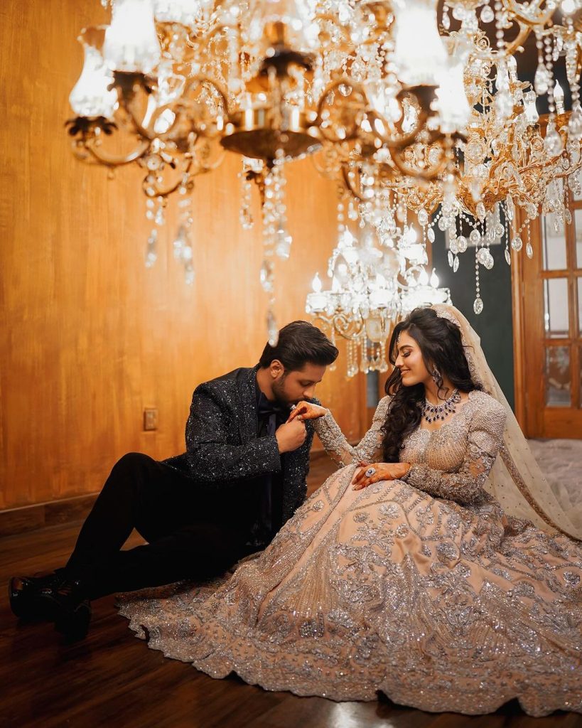 Sistrology Fame Iqra Kanwal's Beautiful HD Walima Pictures