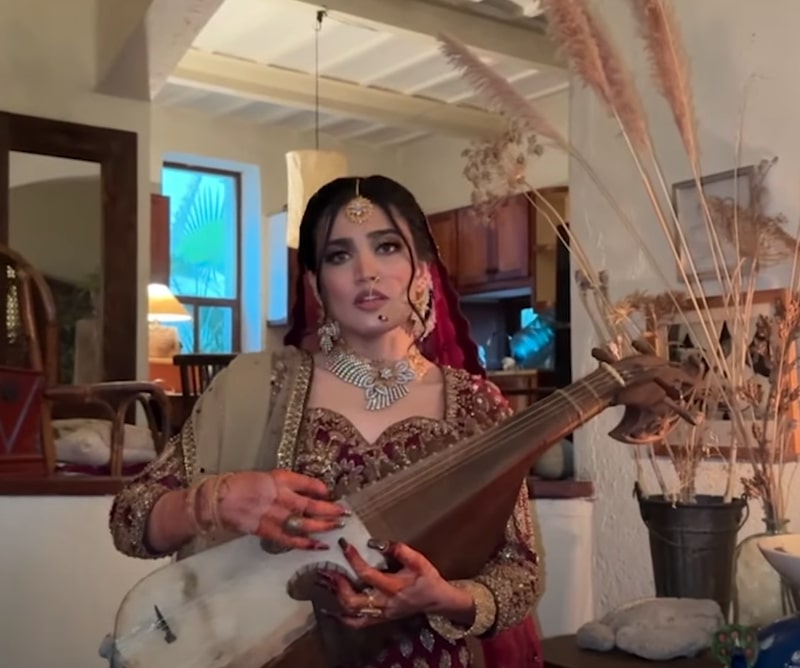 Public Makes Fun Of Iqra Kanwal Singing At Her Wedding