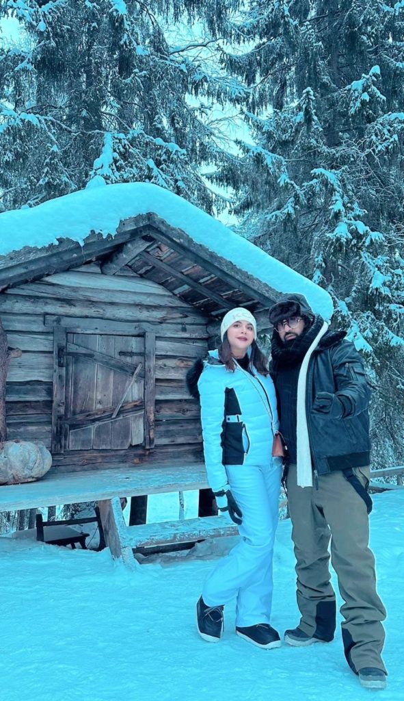 Nida Yasir Shares New Pictures from Kakslauttanen Arctic Resort